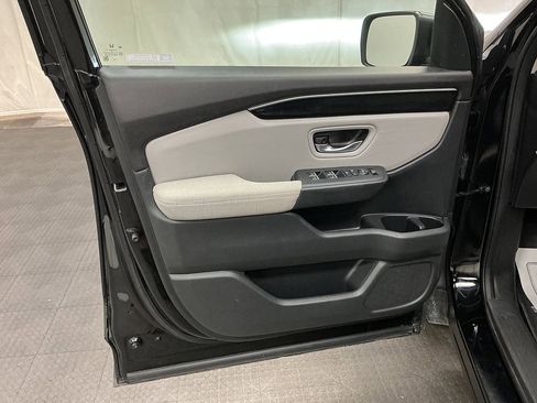 Used 2023 Honda Pilot LX image 20