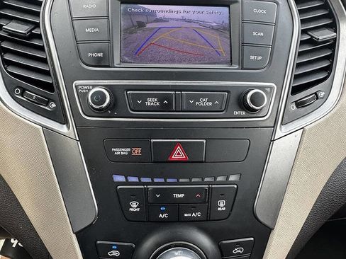 Used 2017 Hyundai Santa Fe Sport FWD image 17