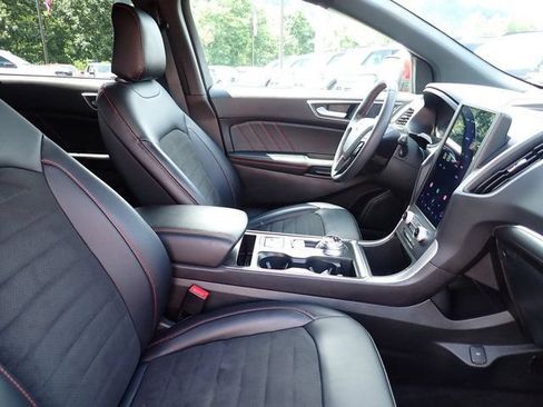 Certified 2024 Ford Edge ST-Line AWD/4WD image 10