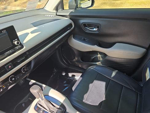 Used 2024 Honda HR-V LX image 23