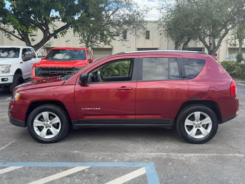Used 2012 Jeep Compass Latitude w/ Sun/Sound Group AWD/4WD image 8