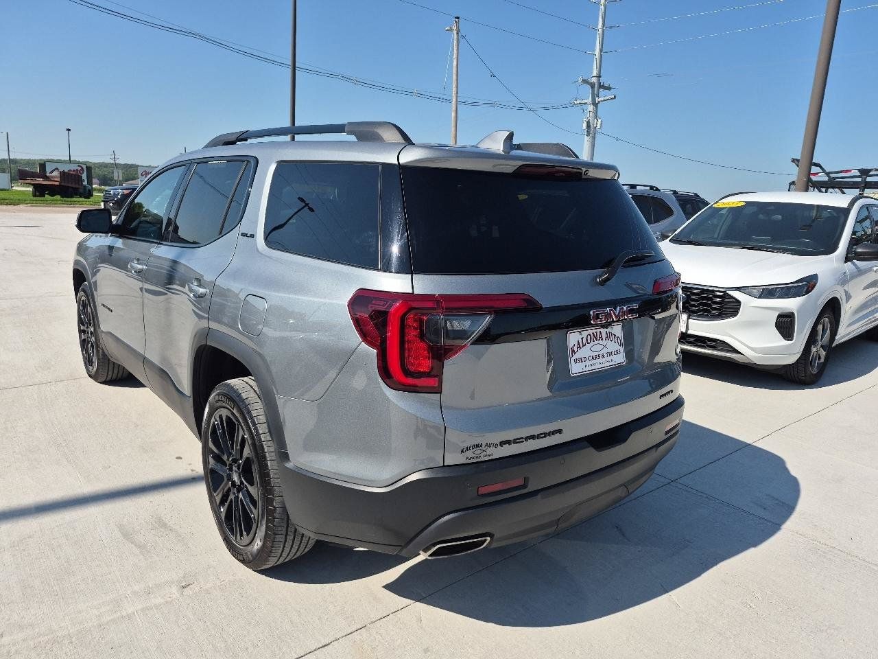 Used 2023 GMC Acadia SLE w/ Driver Convenience Package AWD/4WD image 8