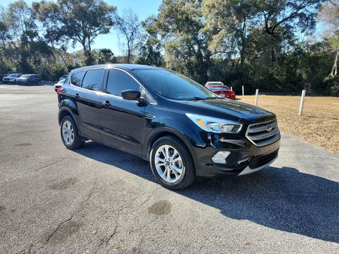 Used 2019 Ford Escape SE image 7