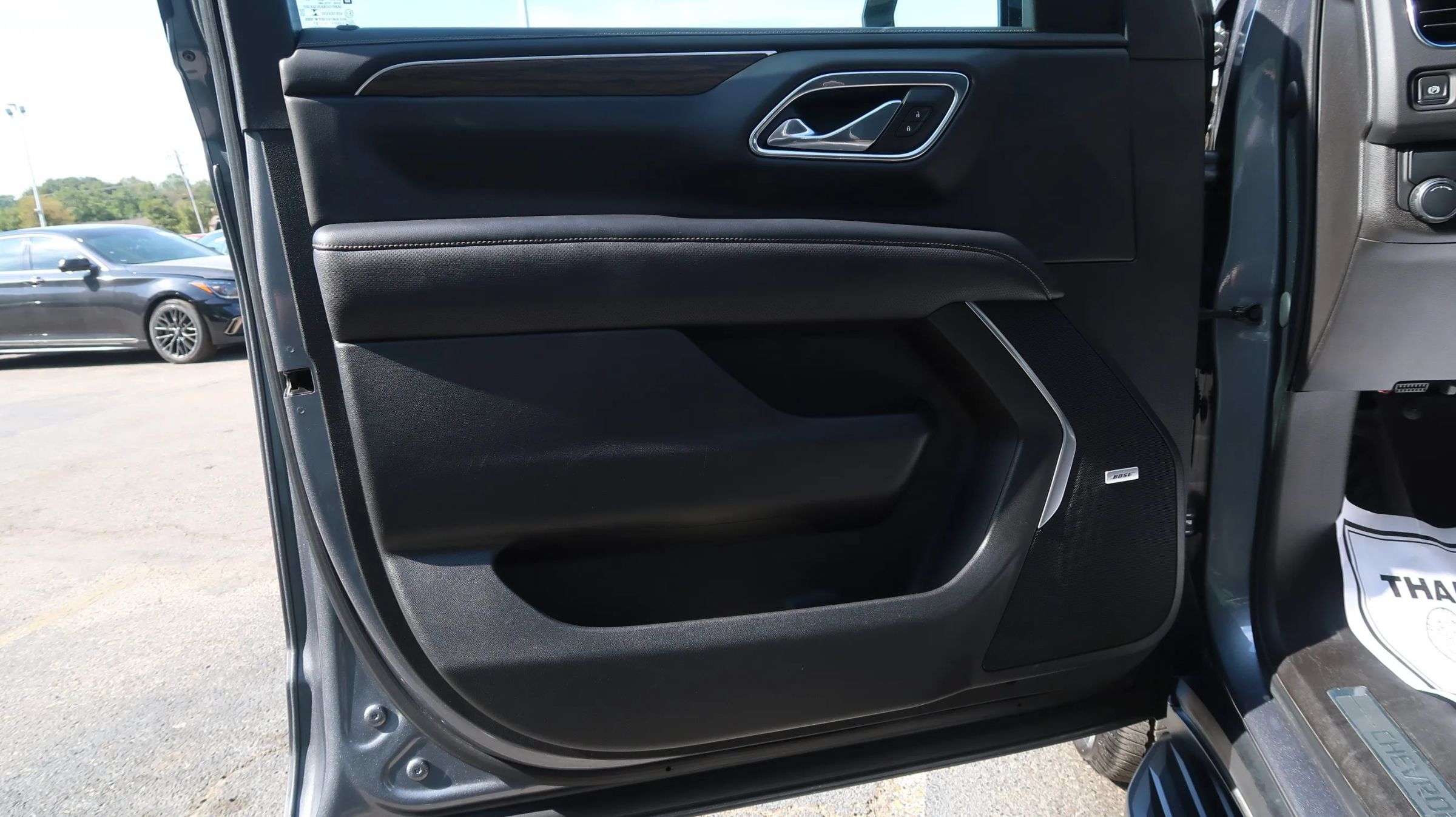Used 2021 Chevrolet Suburban Premier w/ Premium Package RWD image 46