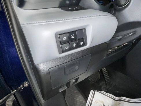 Used 2020 Toyota Highlander Platinum image 38