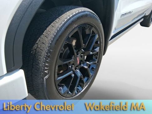 Used 2023 GMC Sierra 1500 Denali w/ Denali Reserve Package AWD/4WD image 10