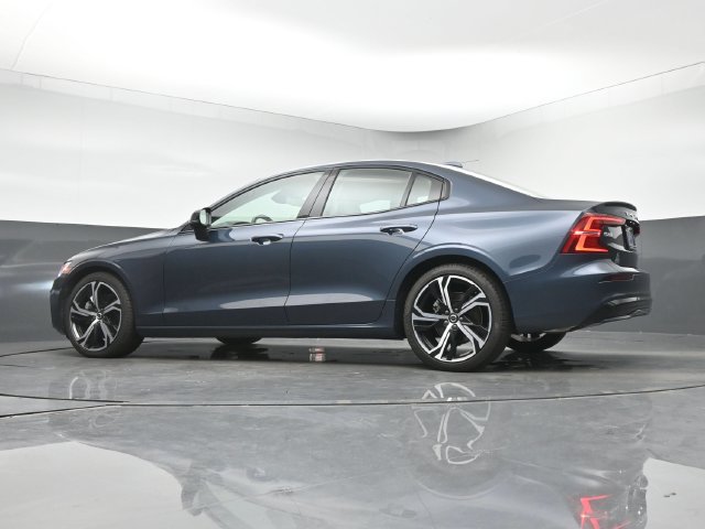 Used 2024 Volvo S60 B5 Core w/ Climate Package FWD image 14