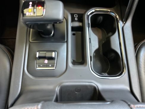 Used 2025 GMC Sierra 1500 AT4 w/ AT4 Premium Package AWD/4WD image 19