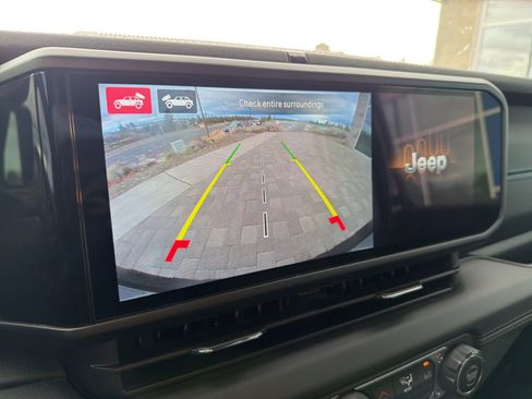 Used 2024 Jeep Wrangler High Altitude AWD/4WD image 14