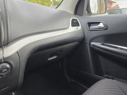 Used 2014 Dodge Journey SXT w/ Flexible Seating Group image 35