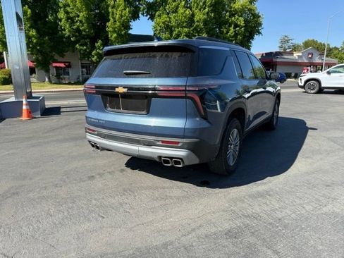 Used 2025 Chevrolet Traverse LT AWD/4WD image 6