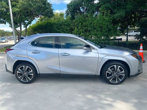 Used 2025 Lexus UX 300h FWD image 8