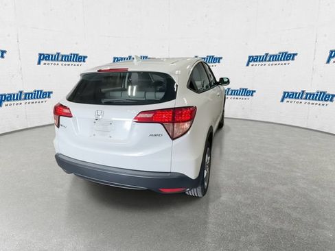Used 2017 Honda HR-V LX image 10