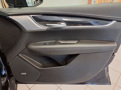 Certified 2025 Cadillac XT5 Premium Luxury image 12