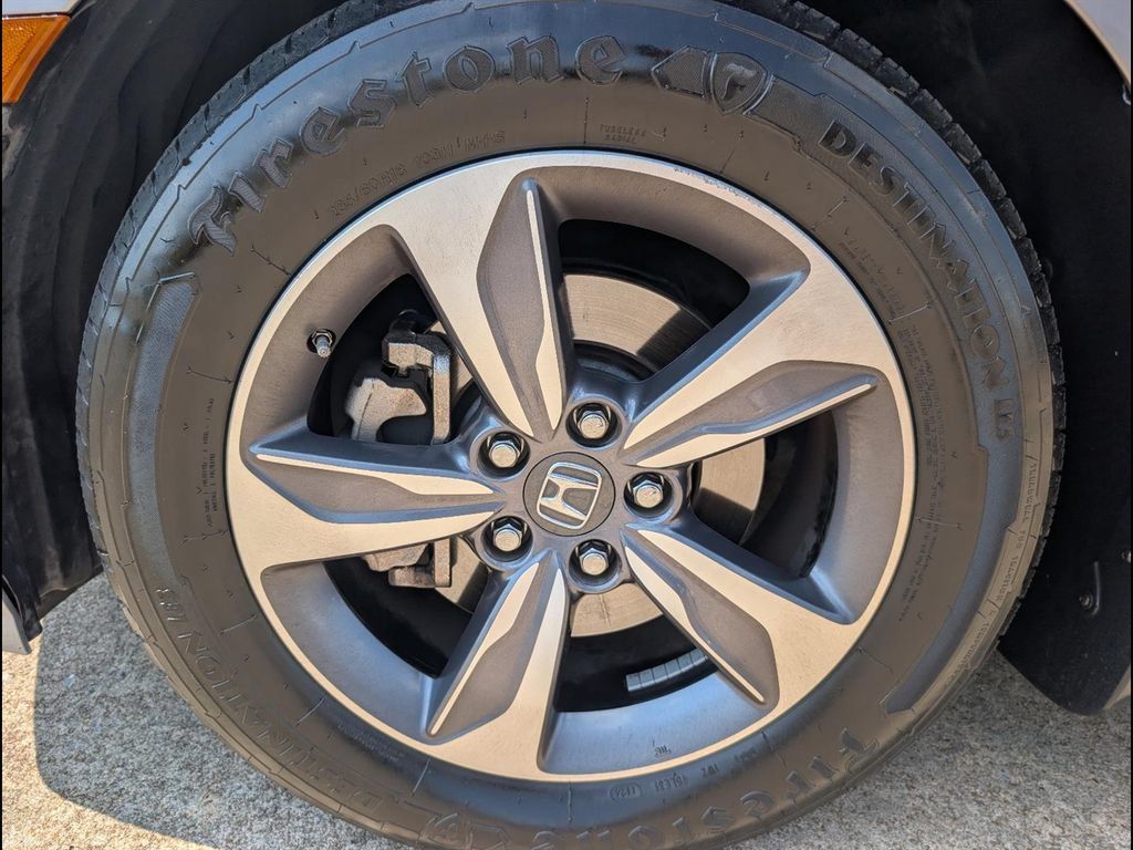 Used 2018 Honda Odyssey Touring image 25
