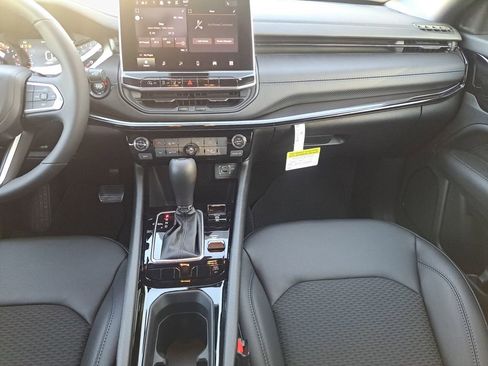 New 2026 Jeep Compass Latitude image 3