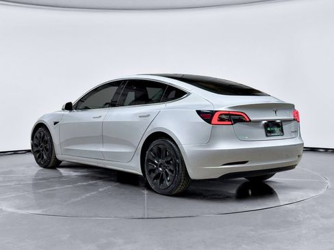 Used 2018 Tesla Model 3 Performance image 2