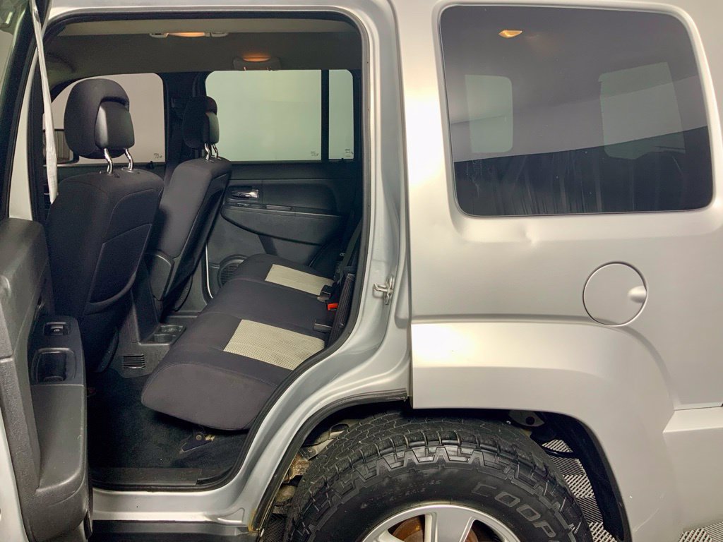 Used 2010 Jeep Liberty Sport w/ Popular Equipment Group AWD/4WD image 24