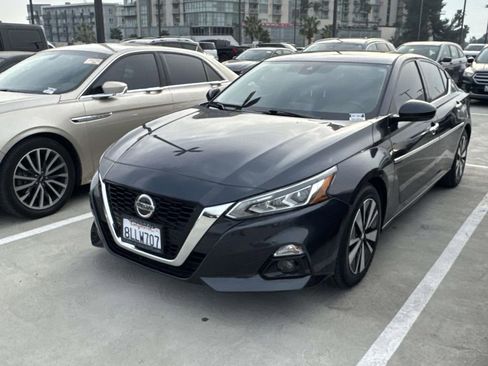 Used 2019 Nissan Altima 2.5 SV image 10