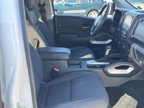 Used 2023 Nissan Frontier SV w/ Tow Package image 24