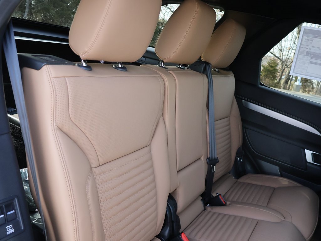 New 2026 Land Rover Discovery Dynamic SE AWD/4WD image 13