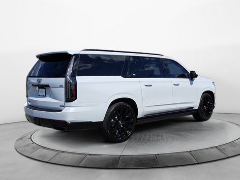 Used 2026 Cadillac Escalade ESV Platinum Sport w/ LPO, ONYX Package AWD/4WD image 7