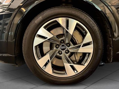 Used 2023 Audi e-tron Premium w/ Convenience Plus Package image 10