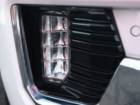 Used 2024 GMC Yukon SLT image 39