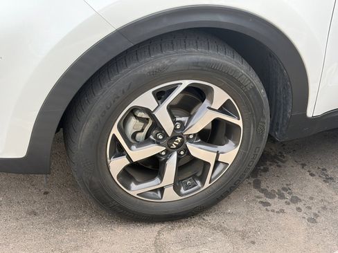 Used 2022 Kia Sportage LX image 6