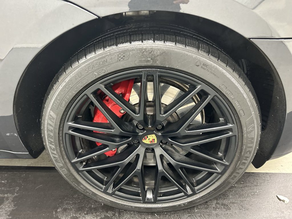 Certified 2023 Porsche Macan GTS AWD/4WD image 8