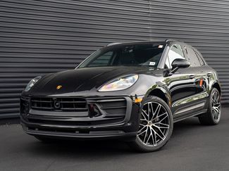 Certified 2023 Porsche Macan AWD/4WD video 1