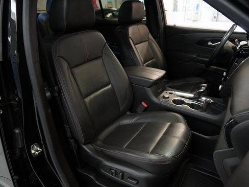 Certified 2023 Chevrolet Traverse RS w/ LPO, Floor Liner Package image 29