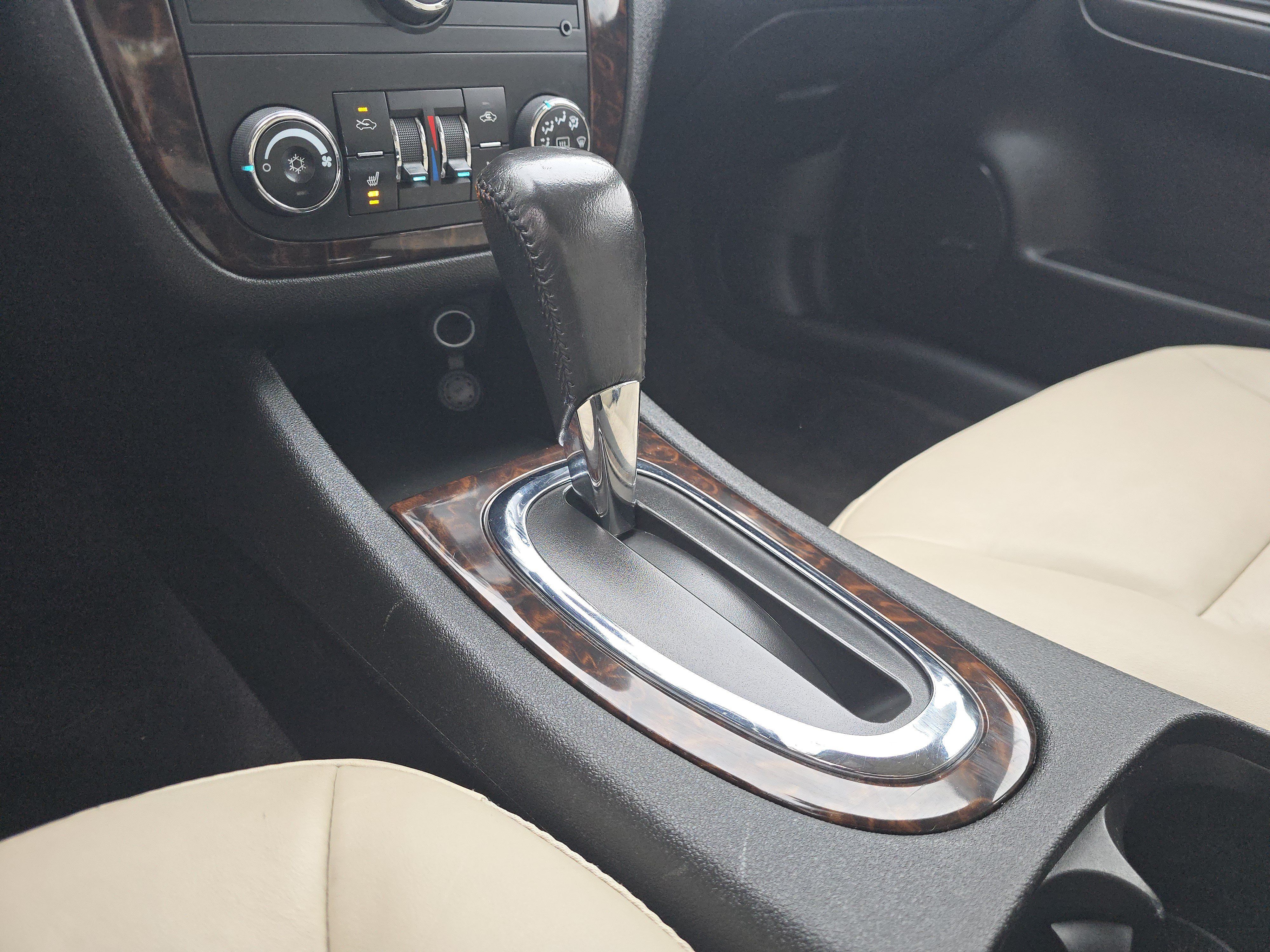 Used 2014 Chevrolet Impala LTZ FWD image 24