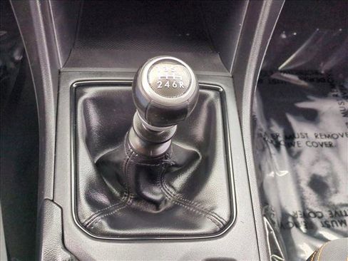 Used 2021 Subaru Crosstrek 2.0i Premium image 12