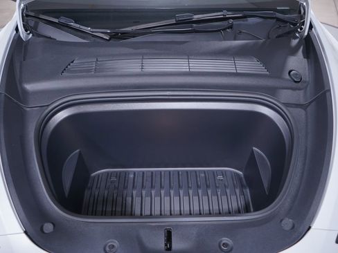 Used 2023 Tesla Model Y Long Range image 22