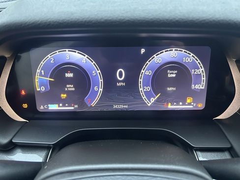 Used 2023 Jeep Grand Cherokee Altitude image 9