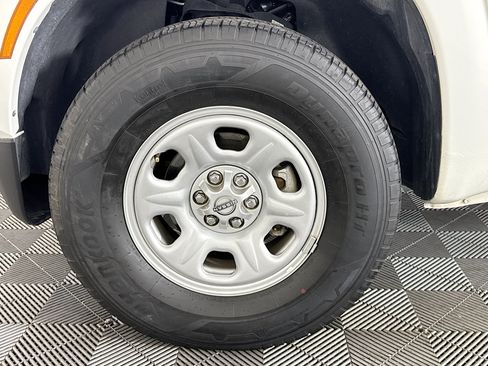 Used 2024 Nissan Frontier S w/ Technology Package RWD image 37
