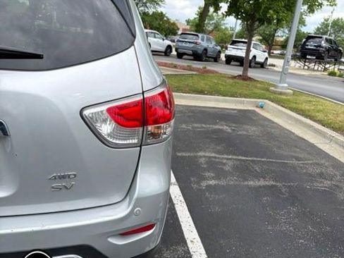 Used 2015 Nissan Pathfinder SV AWD/4WD image 6