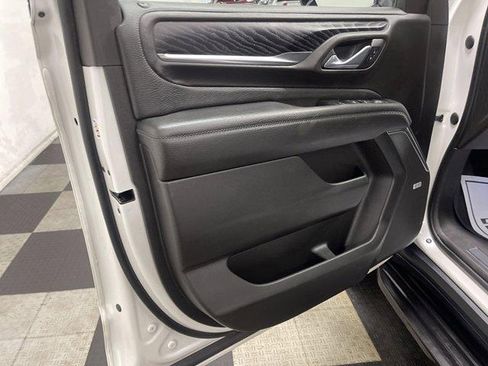 Used 2023 GMC Yukon XL Denali AWD/4WD image 8