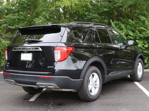Used 2023 Ford Explorer XLT w/ Equipment Group 202A AWD/4WD image 9