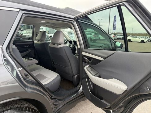 Used 2025 Subaru Outback Premium image 29