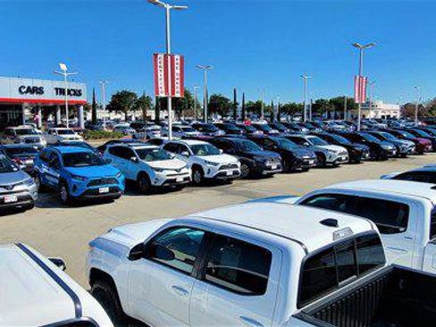 Certified 2023 Toyota Corolla SE image 40