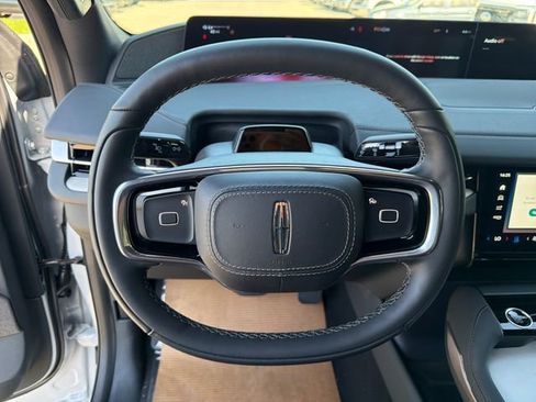 New 2026 Lincoln Navigator L Reserve AWD/4WD image 23