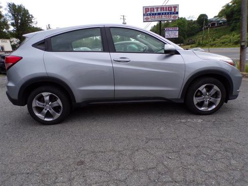 Used 2018 Honda HR-V LX image 10