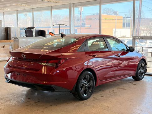 Used 2022 Hyundai Elantra SEL FWD image 51