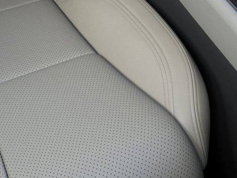 New 2025 Lincoln Aviator Reserve w/ Luxury Package image 16