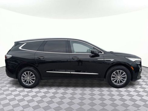 Used 2024 Buick Enclave Premium image 2