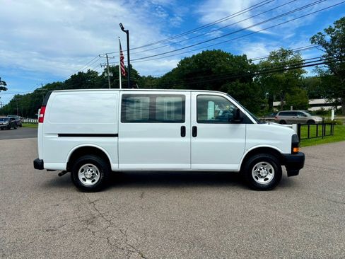 Used 2022 Chevrolet Express 2500 w/ Driver Convenience Package RWD image 4