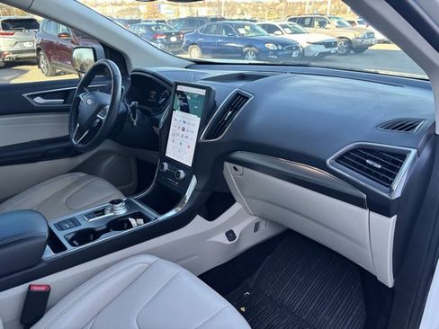 Used 2022 Ford Edge Titanium image 23