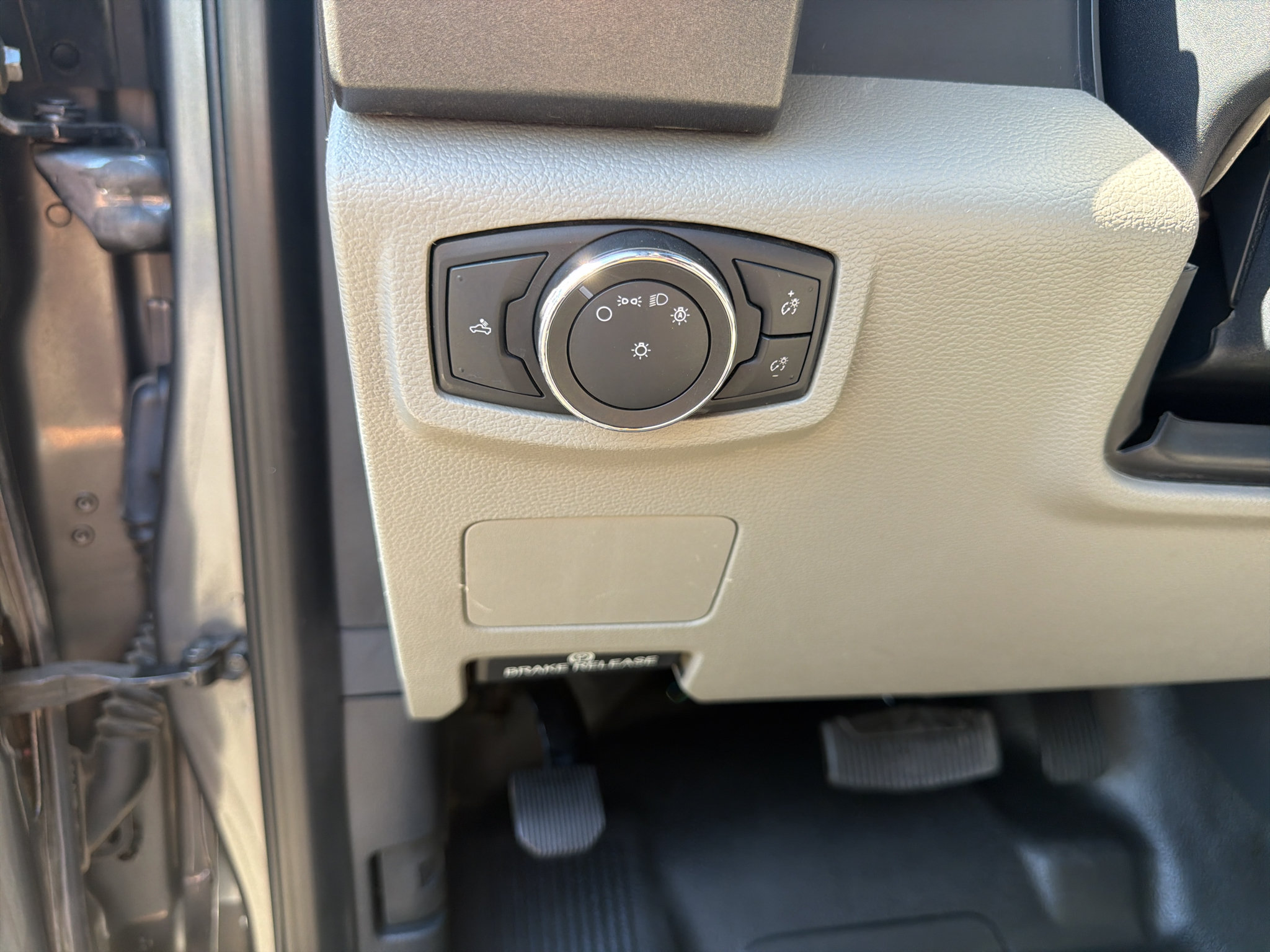 Used 2022 Ford F250 XL w/ Power Equipment Group AWD/4WD image 12